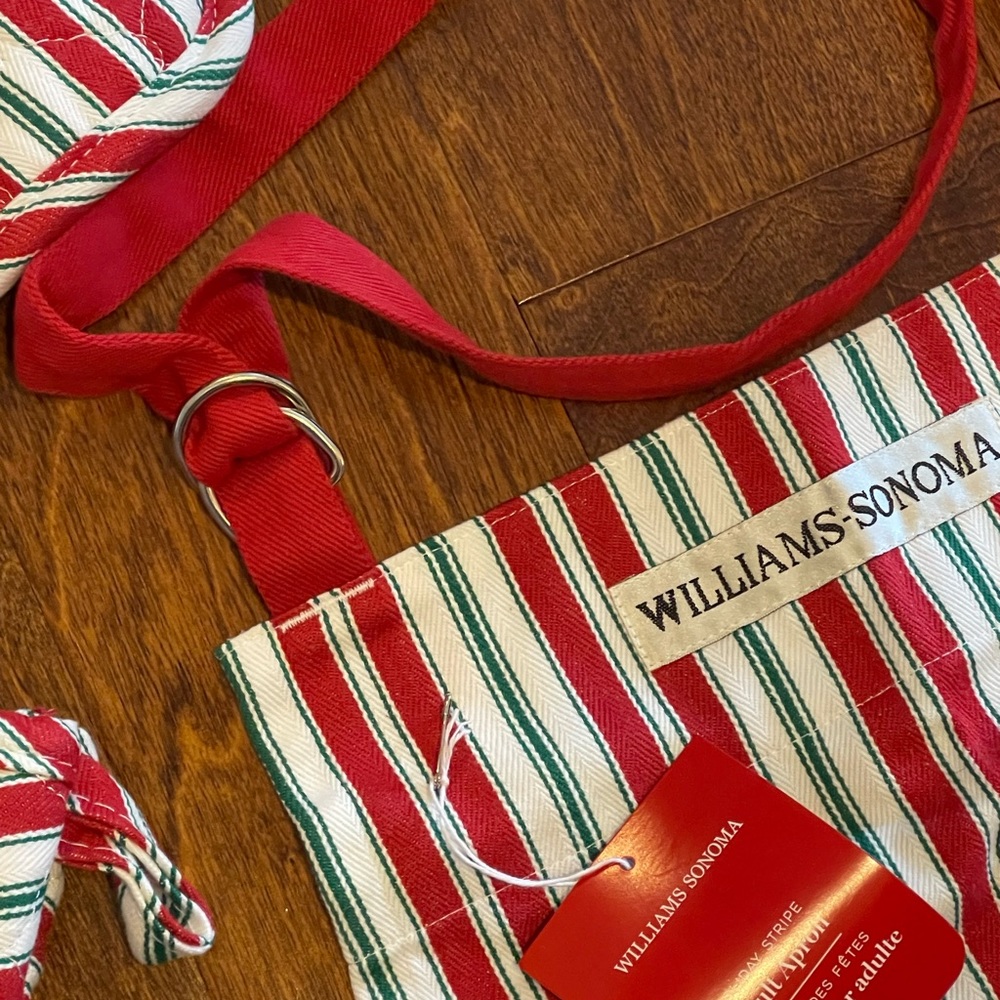 NWT 8 piece William Sonoma Holiday Stripe apron set for 4 w/ potholders - Picture 7 of 7